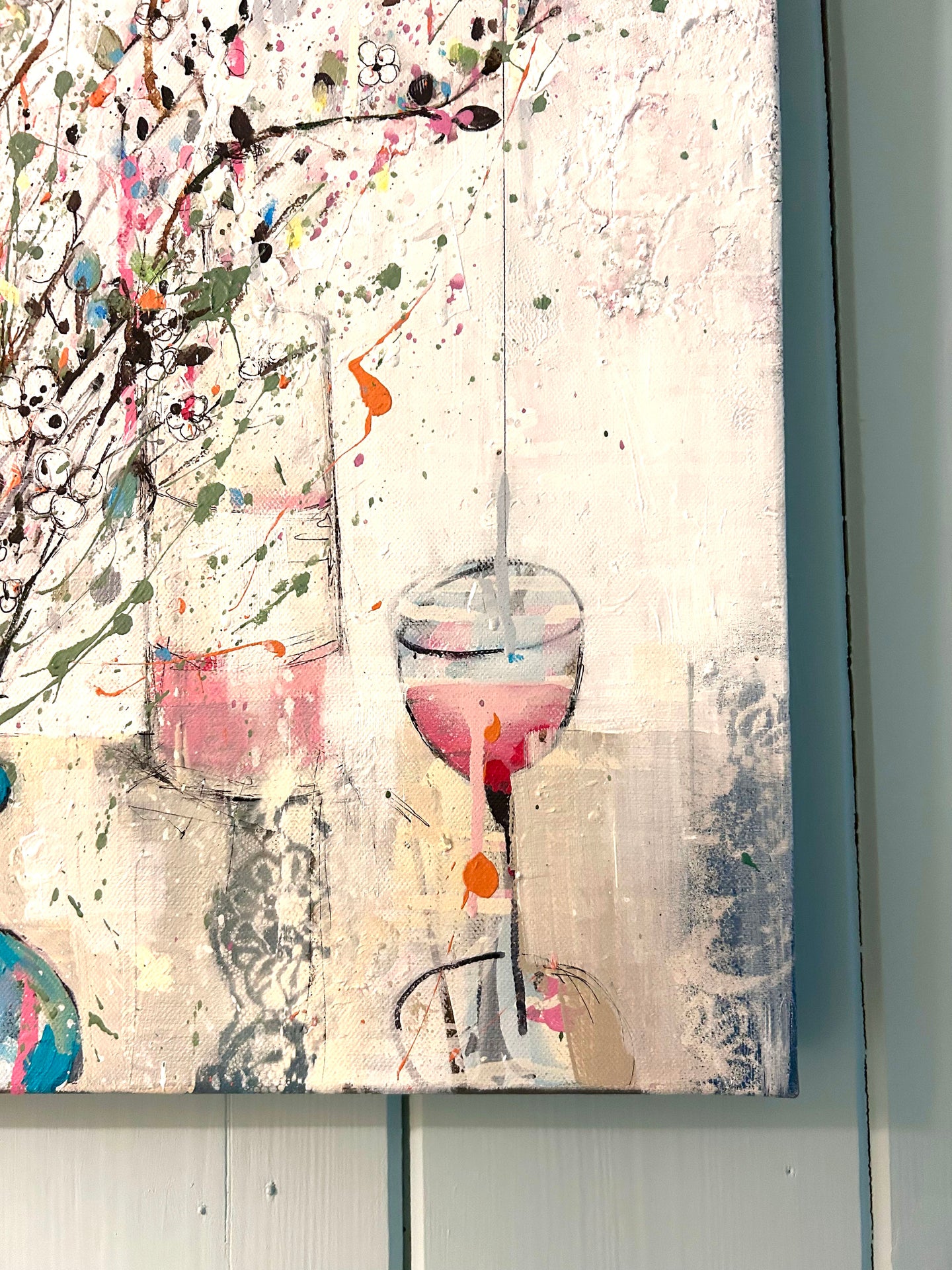 Spring flowers and alfresco Rose